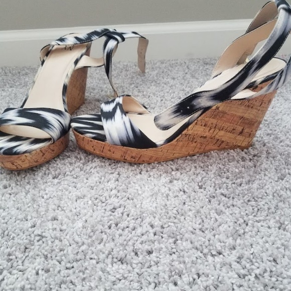 Black and white wedges - Picture 3 of 4